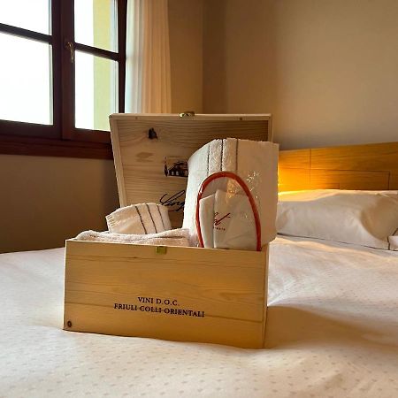 Elliot Osteria E Dormire In Collina Manzano ภายนอก รูปภาพ