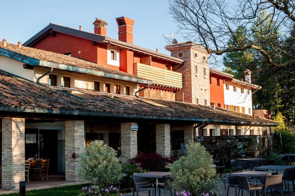 Elliot Osteria E Dormire In Collina Manzano ภายนอก รูปภาพ