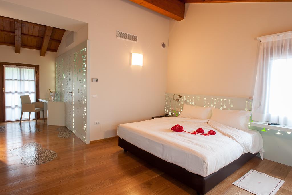 Elliot Osteria E Dormire In Collina Manzano ห้อง รูปภาพ