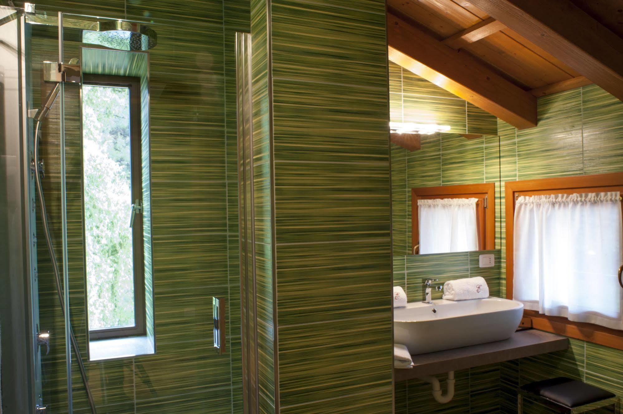 Elliot Osteria E Dormire In Collina Manzano ภายนอก รูปภาพ