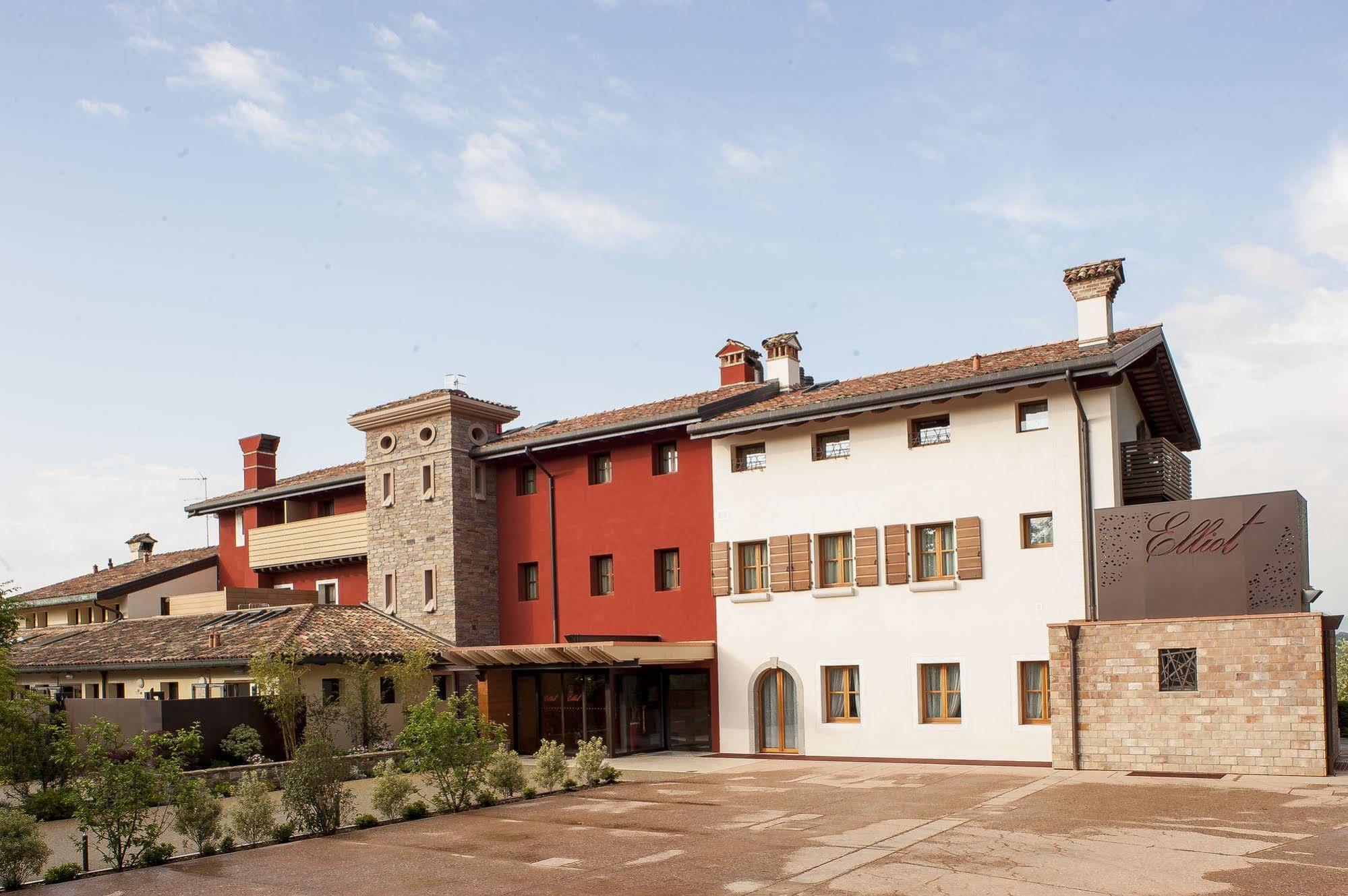 Elliot Osteria E Dormire In Collina Manzano ภายนอก รูปภาพ