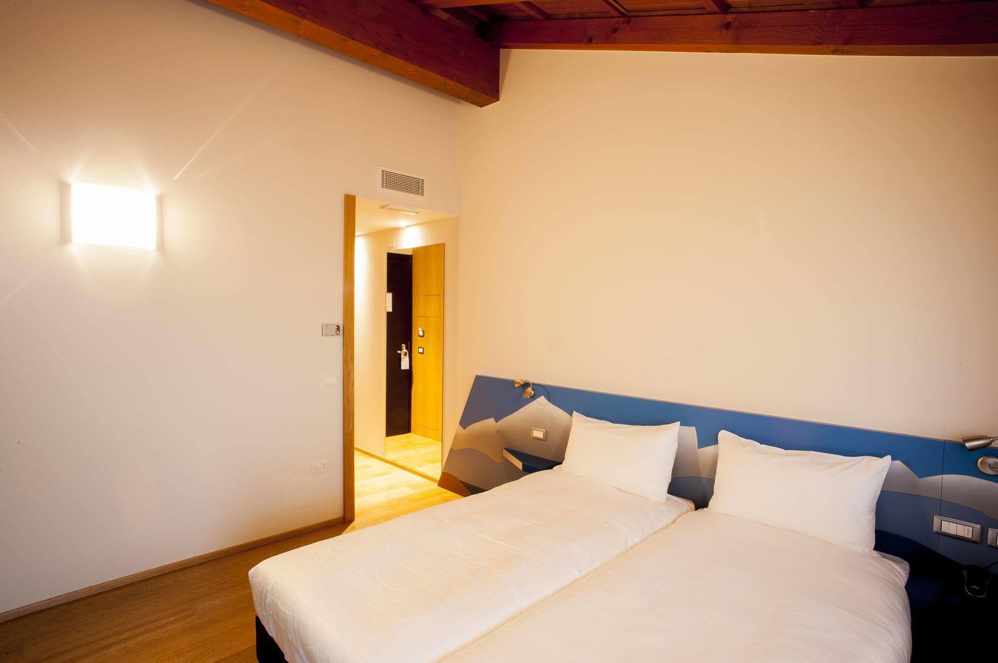 Elliot Osteria E Dormire In Collina Manzano ภายนอก รูปภาพ