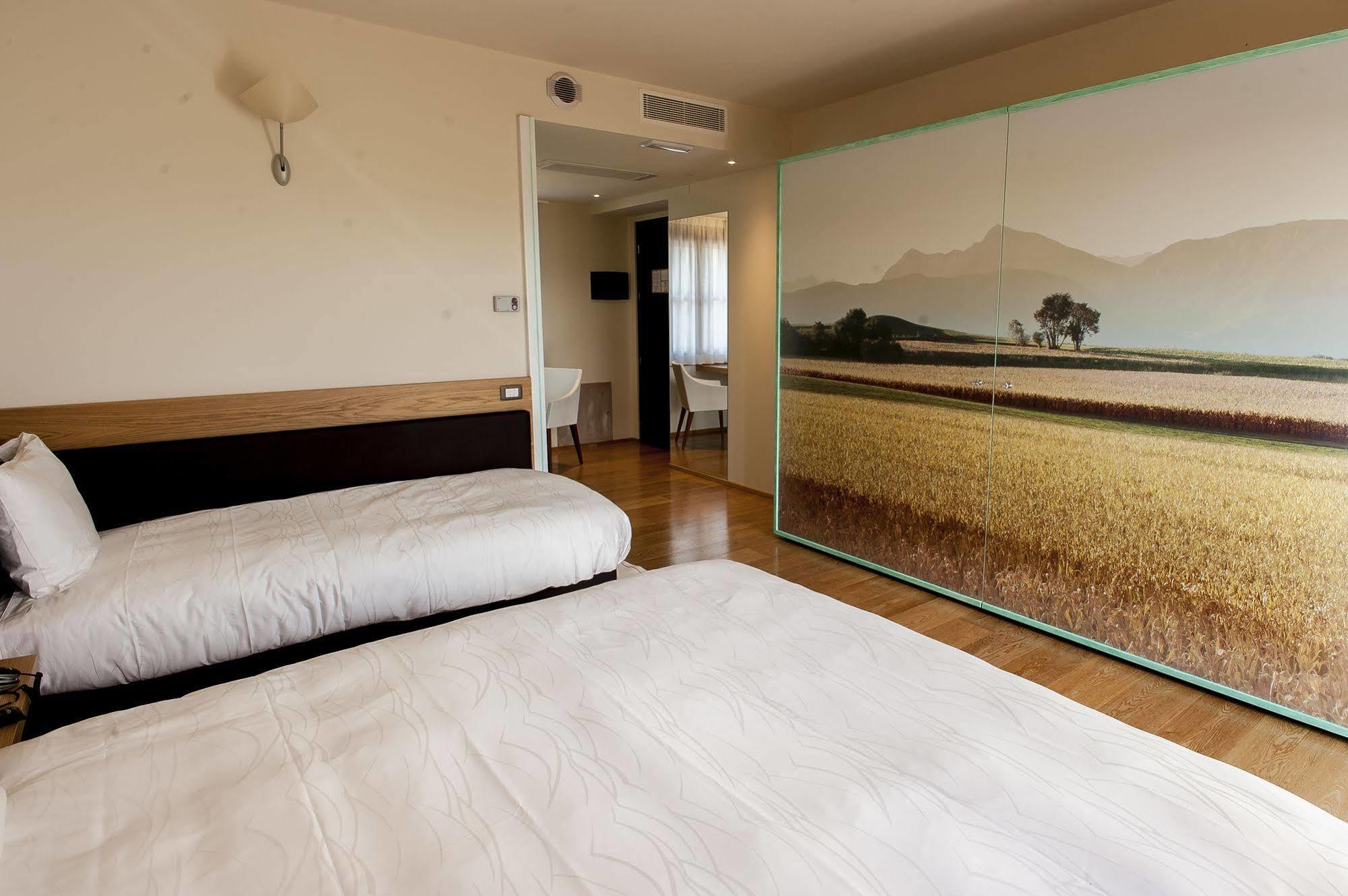 Elliot Osteria E Dormire In Collina Manzano ภายนอก รูปภาพ