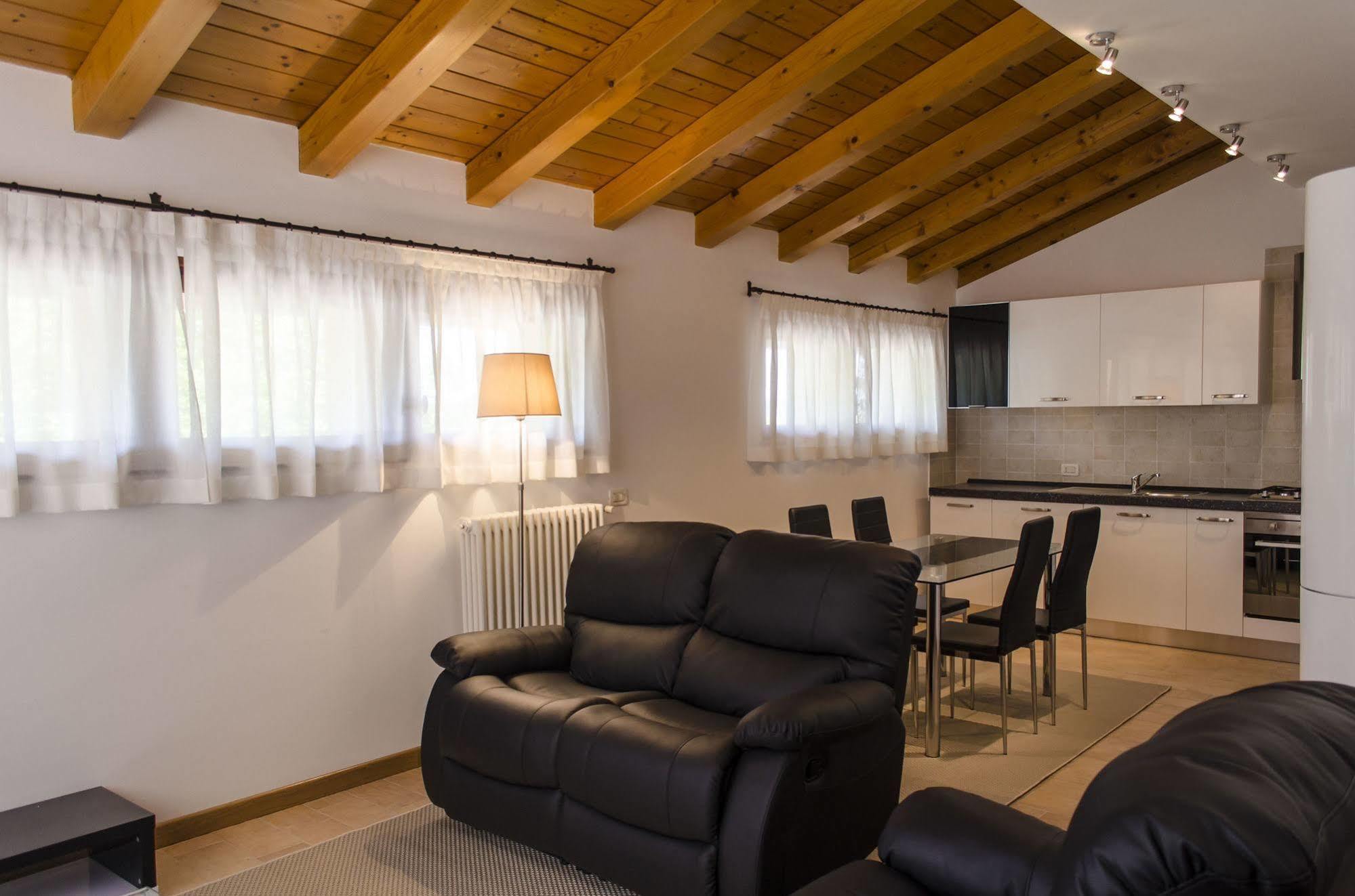 Elliot Osteria E Dormire In Collina Manzano ภายนอก รูปภาพ