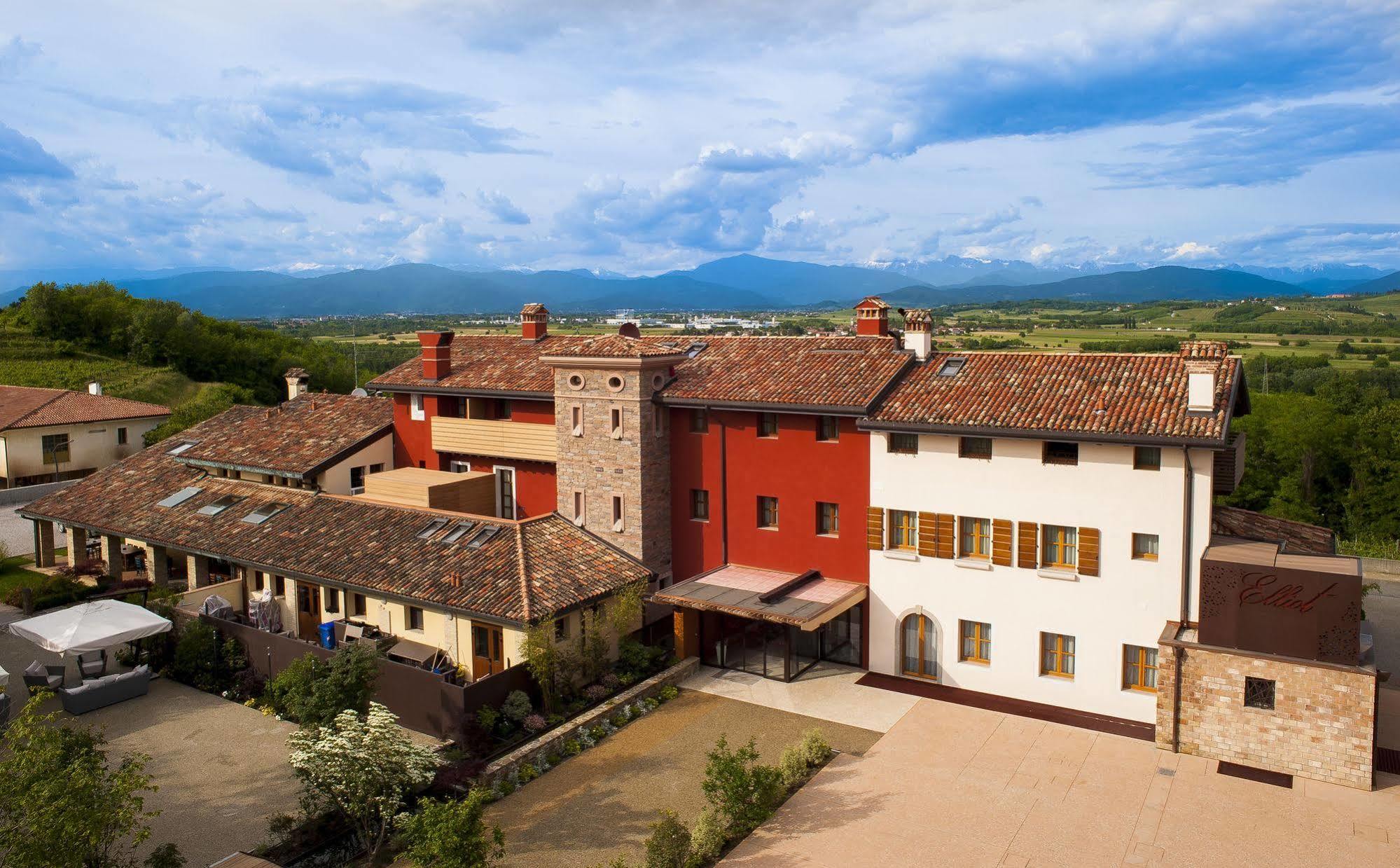 Elliot Osteria E Dormire In Collina Manzano ภายนอก รูปภาพ